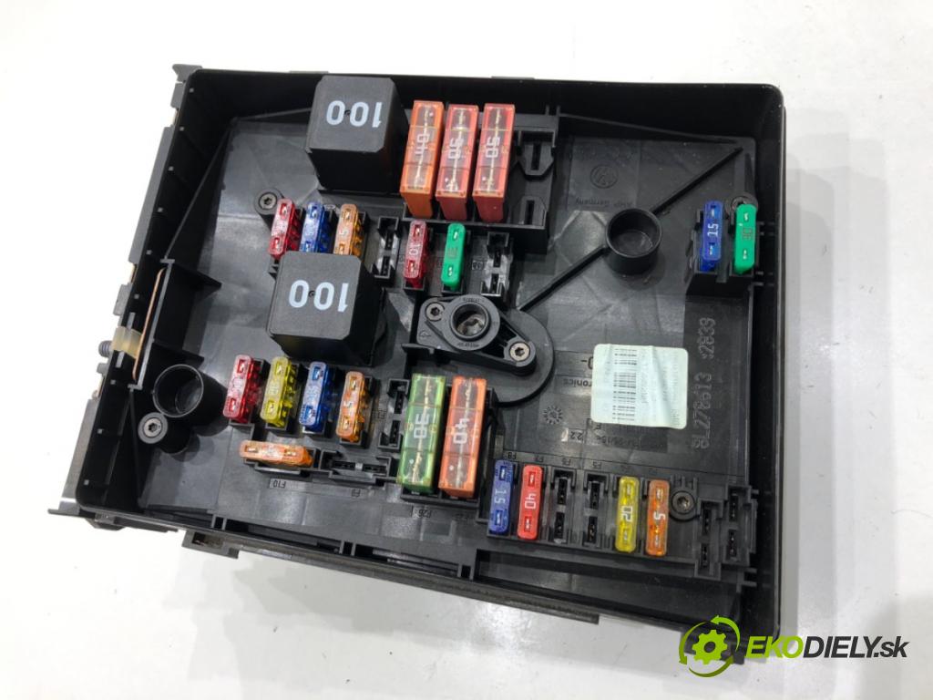 SKODA YETI SUV 2013 90 kW 1.4 TSI 1390 Skrinka poistková 1K0937629A (Poistková skrinka)