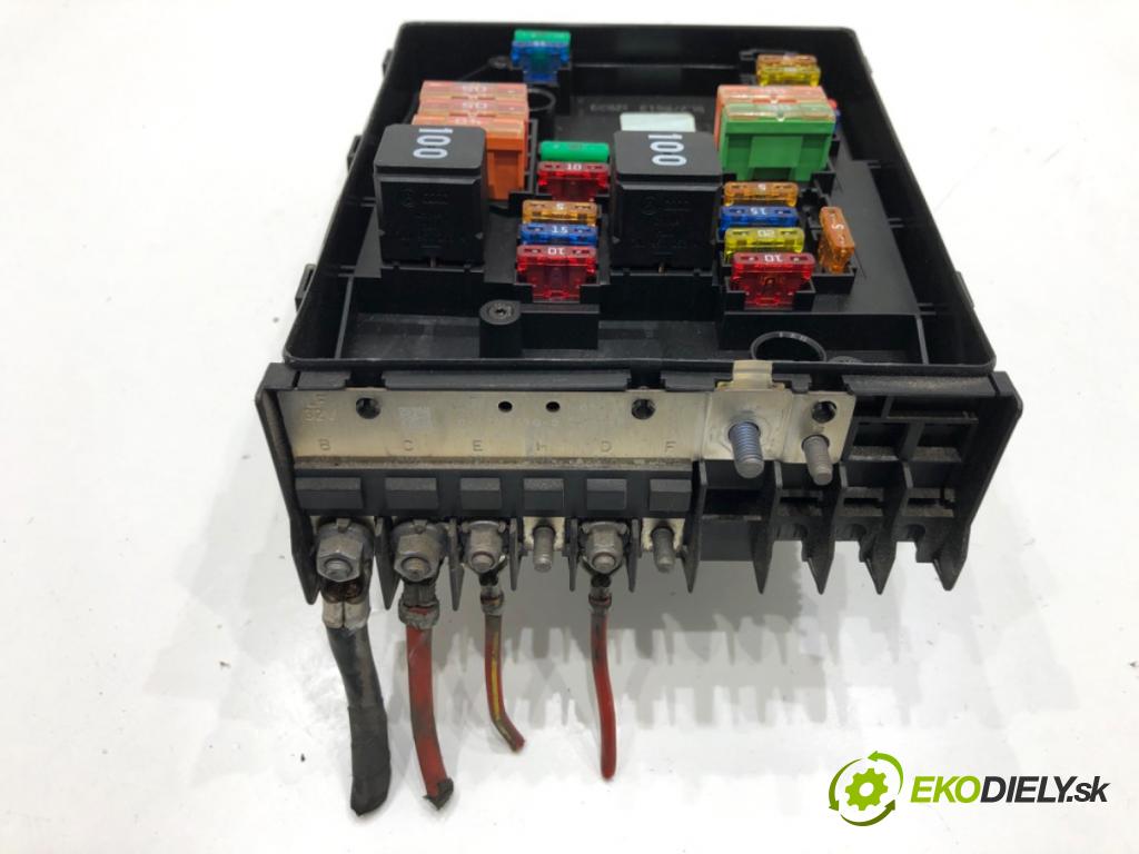 SKODA YETI SUV 2013 90 kW 1.4 TSI 1390 Skrinka poistková 1K0937629A (Poistková skrinka)