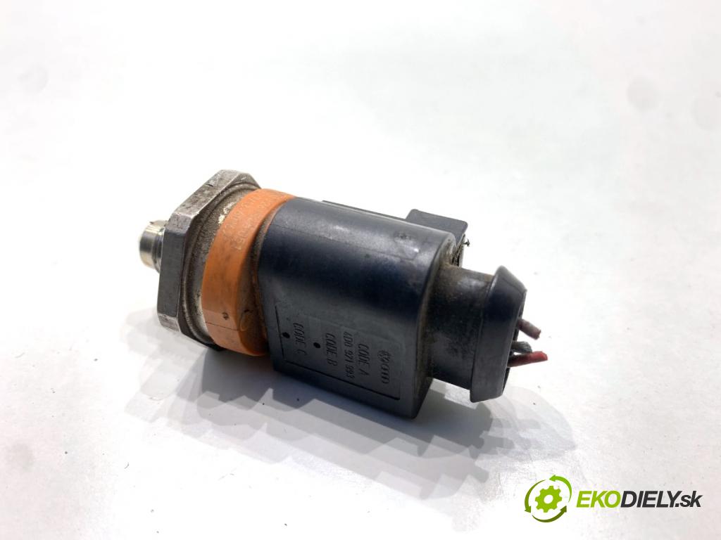 SKODA YETI SUV 2013 90 kW 1.4 TSI 1390 Snímač tlaku paliva 0261545051 (Snímač)