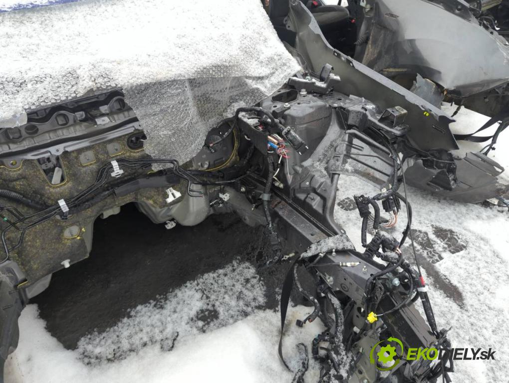 LEXUS LBX  2025 100 kW Hybrid (MAYH10)   (1490 ccm / 100 kW / 136 KM) 1490 karoséria ČTVRŤÁK: Blatník prah strecha PODŁUŻNICA