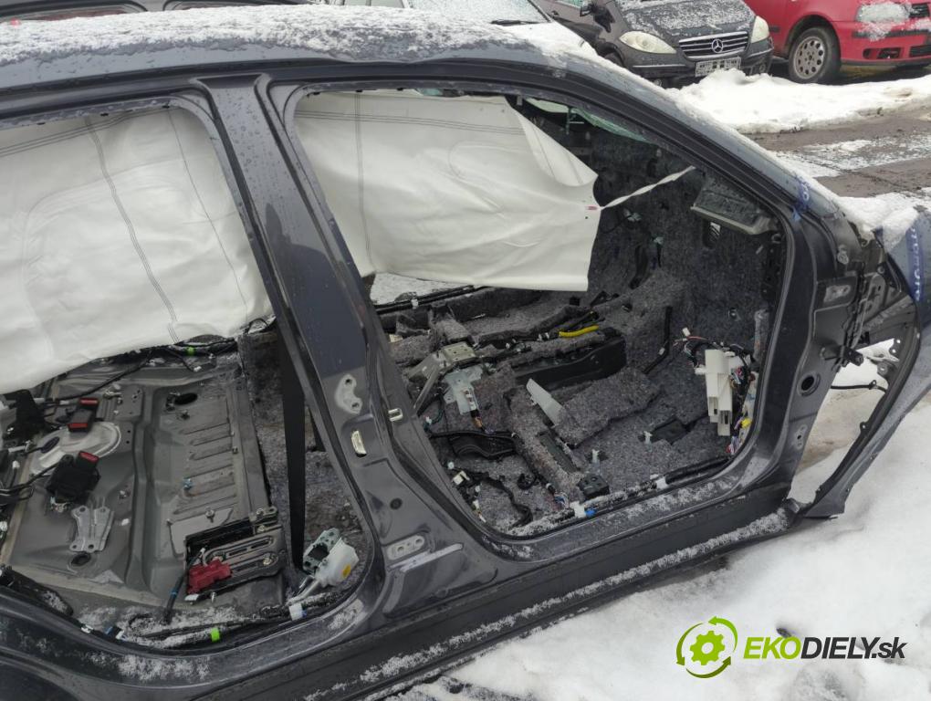 LEXUS LBX  2025 100 kW Hybrid (MAYH10)   (1490 ccm / 100 kW / 136 KM) 1490 karoséria ČTVRŤÁK: Blatník prah strecha PODŁUŻNICA