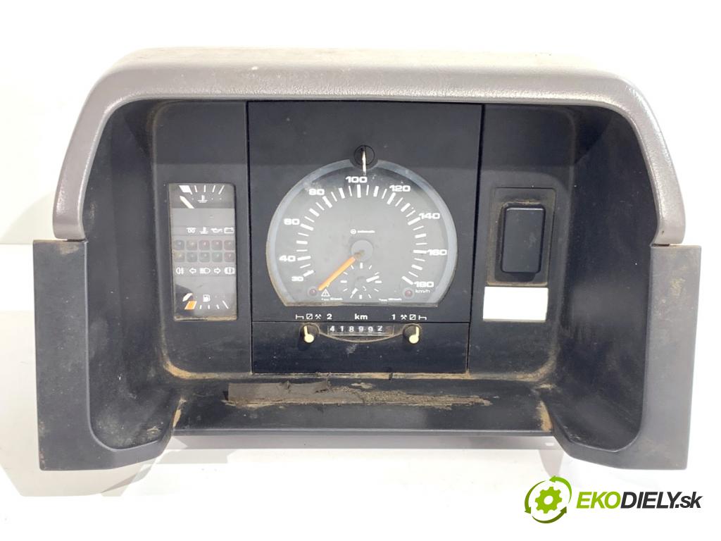 VW TRANSPORTER T4 Autobus 1995 57 kW 2.4 D 2370 Prístrojovka 701919064G (Prístrojová doska)