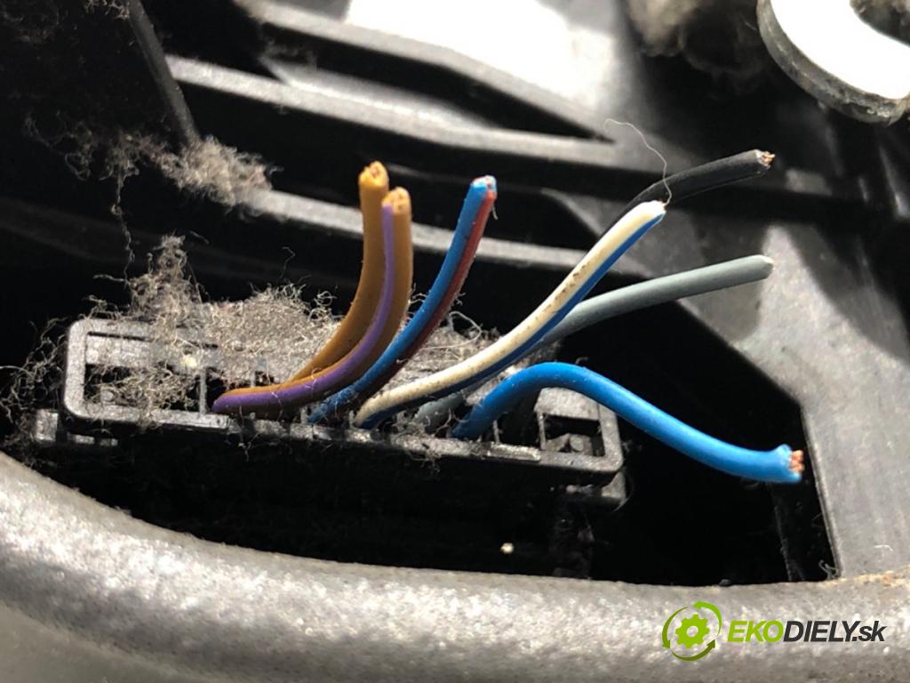 BMW E71 SUV 2008 225 kW xDrive 35 i 2979 zámok Dvere ľavy predný 7202143