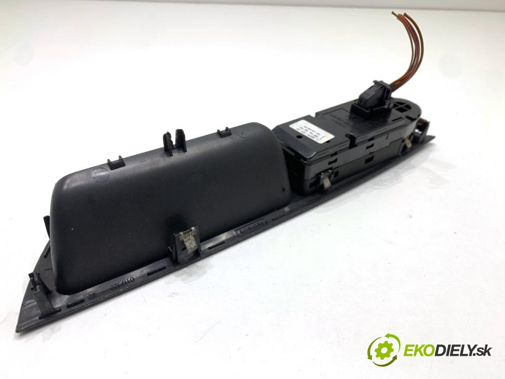 BMW E71 SUV 2008 225 kW xDrive 35 i 2979 Prepínač okien 7137137 (Prepínacie páčky pod volantom)