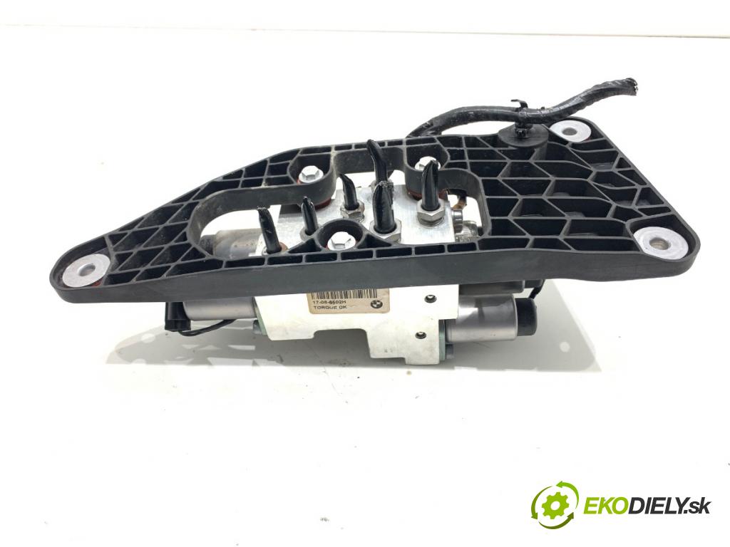 BMW E71 SUV 2008 225 kW xDrive 35 i 2979 pumpa nápravy 6782737