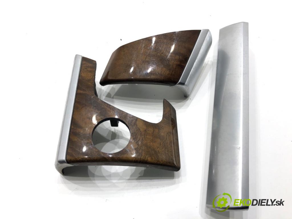 BMW E71 SUV 2008 225 kW xDrive 35 i 2979 lišty kryt  (Lišta)