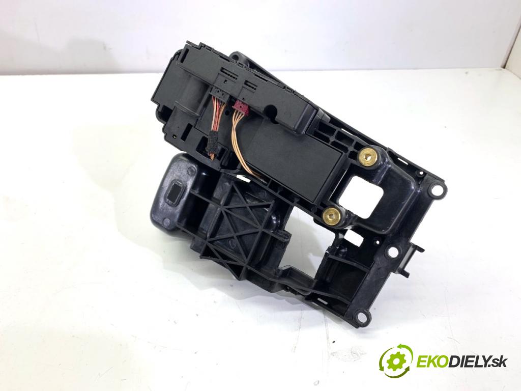 BMW E71 SUV 2008 225 kW xDrive 35 i 2979 Kulisa 9154958 (Rýchlostná páka (kulisa))