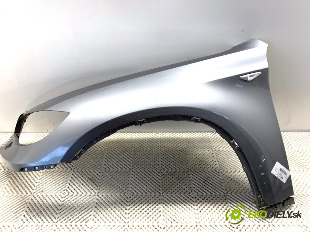 BMW E71 SUV 2008 225 kW xDrive 35 i 2979 blatník levý přední část 