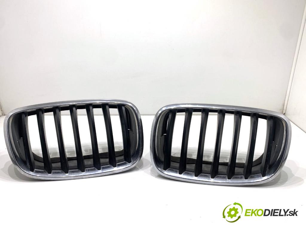 BMW E71 SUV 2008 225 kW xDrive 35 i 2979 mřížka maska mřížky pravá levá strana 7171396 7171395