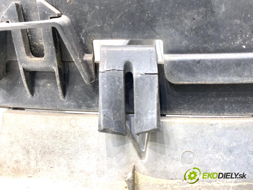 BMW E71 SUV 2008 225 kW xDrive 35 i 2979 mřížka maska mřížky pravá levá strana 7171396 7171395