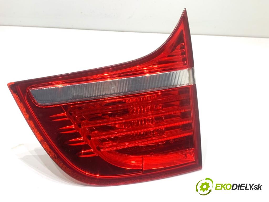 BMW E71 SUV 2008 225 kW xDrive 35 i 2979 světlo zadní část pravá vnitřní  (Klika dveří ostatní)