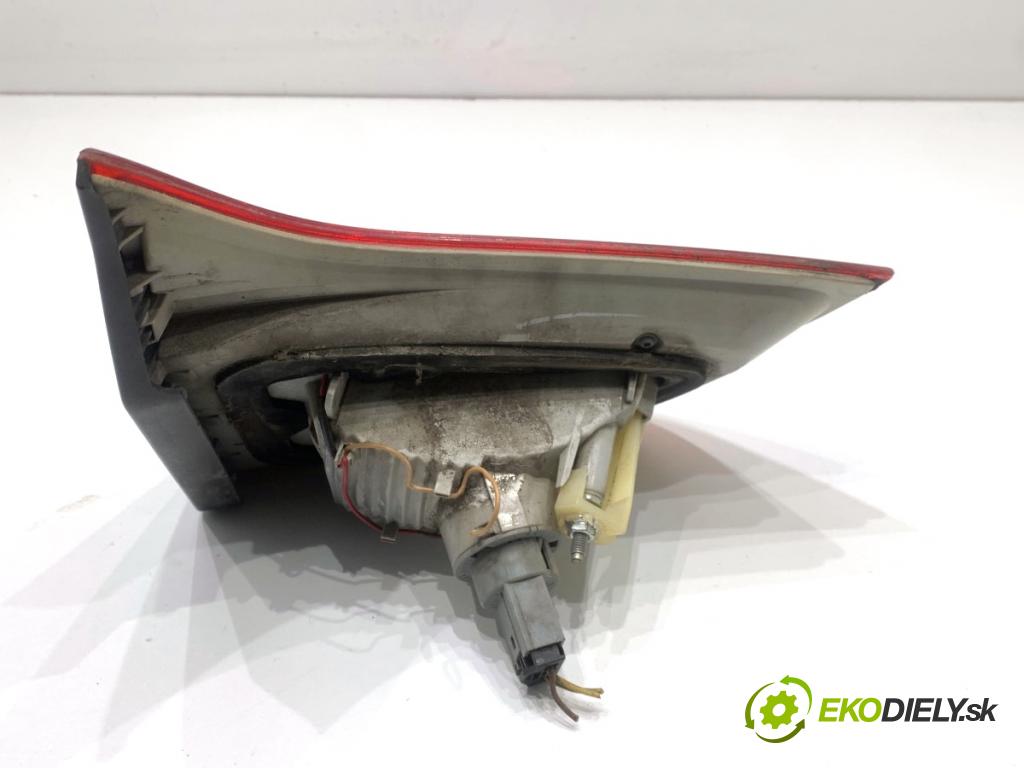 BMW E71 SUV 2008 225 kW xDrive 35 i 2979 světlo zadní část pravá vnitřní  (Klika dveří ostatní)