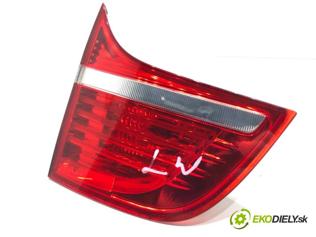 BMW E71 SUV 2008 225 kW xDrive 35 i 2979 světlo zadní část levá strana vnitřní  (Klika dveří ostatní)
