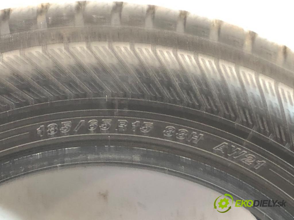 --- ---      PNEUMATIKA: zima 2X Yokohama 185/65R15: 88T
