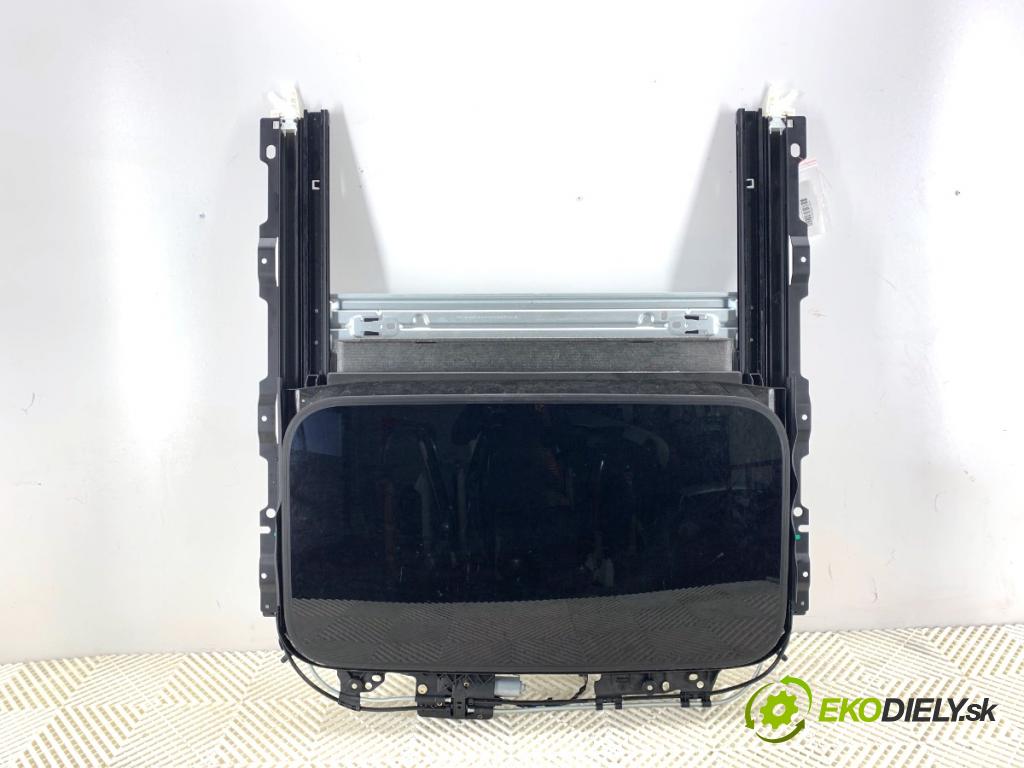 VOLVO S90 II sedan 2019 223 kW T8 Hybrid AWD 1969 strešné okno 39834277 (Sklo karosérie)