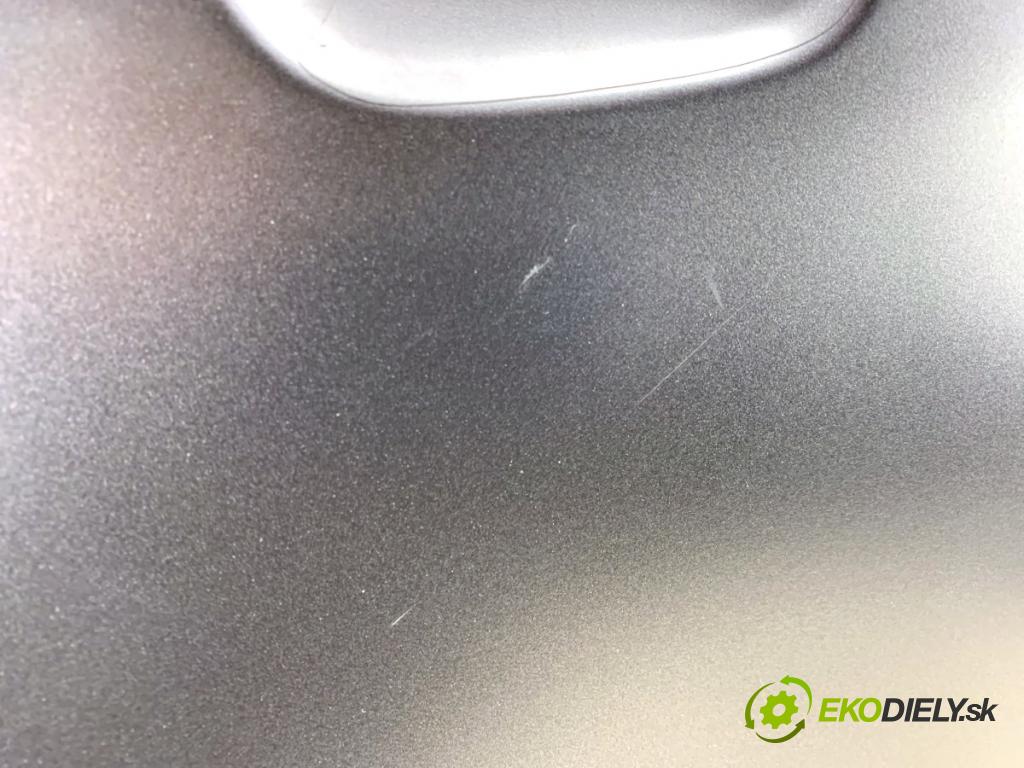 AUDI A7 4G liftback 2015 412 kW RS7 quattro 3993 Dvere pravy zad LX7A