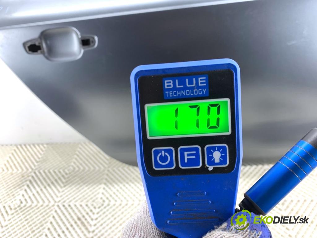 AUDI A7 4G liftback 2015 412 kW RS7 quattro 3993 Dvere pravy zad LX7A