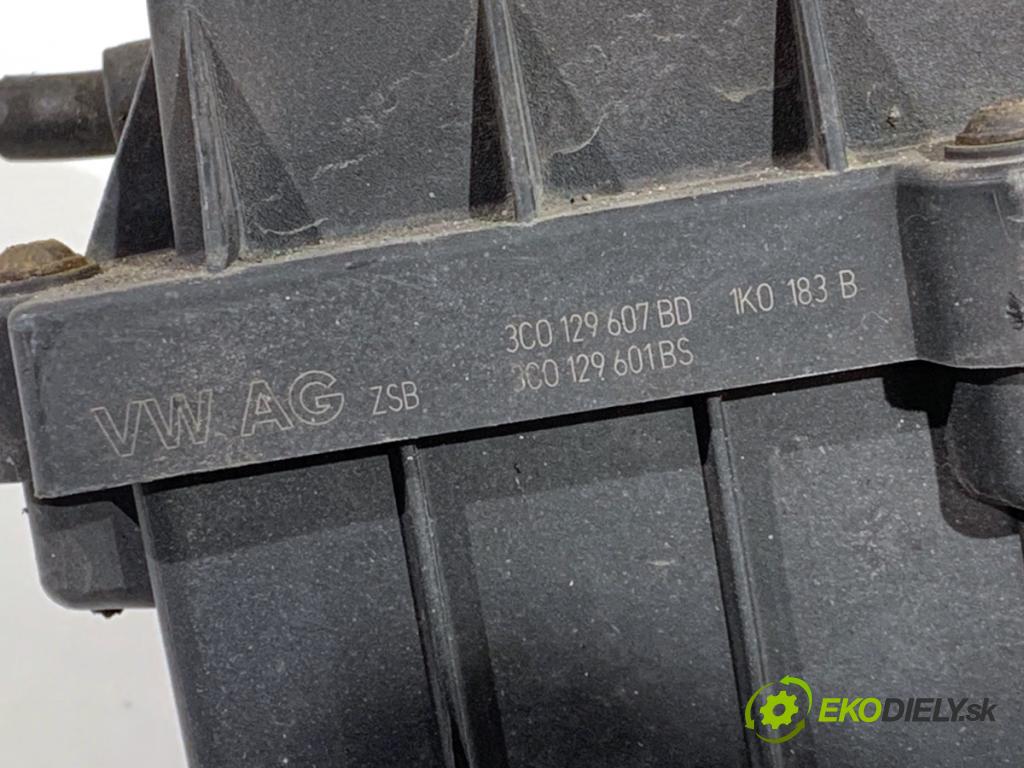 VW CADDY III Nadwozie pełne/minivan 2010 75 kW 1.6 TDI 1598 Obal filtra vzduchu 3C0129607BD (Obal vzduchového filtra)