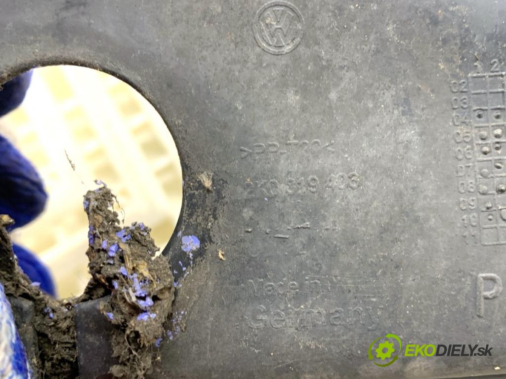 VW CADDY III Nadwozie pełne/minivan 2010 75 kW 1.6 TDI 1598 Torpédo, plast pod čelné okno 2K0819403 (Torpédo (plast pod čelným sklom))