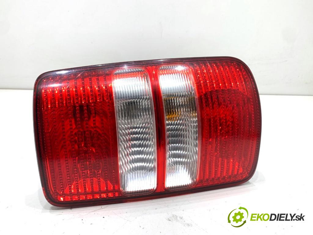 VW CADDY III Nadwozie pełne/minivan 2010 75 kW 1.6 TDI 1598 Svetlo pravy zad 