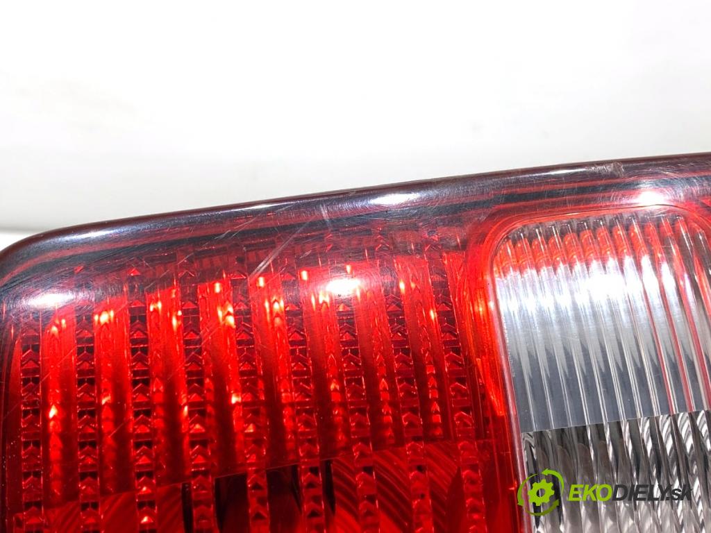 VW CADDY III Nadwozie pełne/minivan 2010 75 kW 1.6 TDI 1598 Svetlo pravy zad