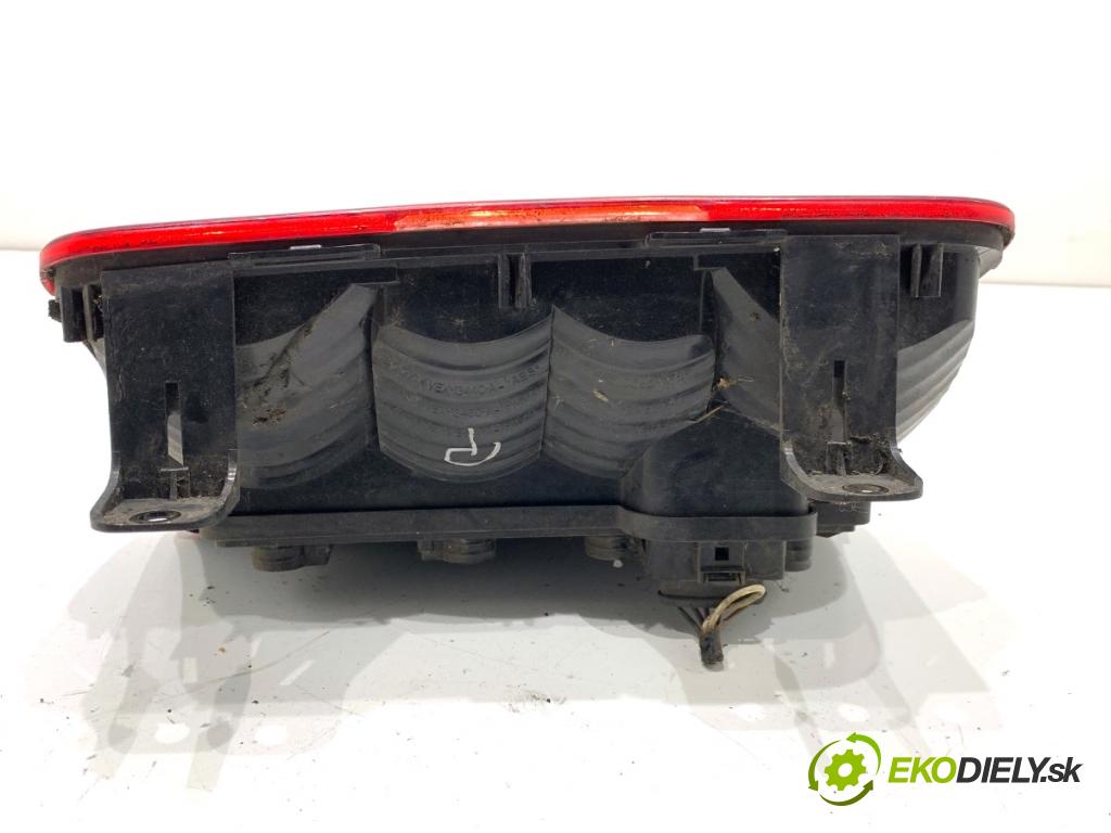 VW CADDY III Nadwozie pełne/minivan 2010 75 kW 1.6 TDI 1598 Svetlo pravy zad