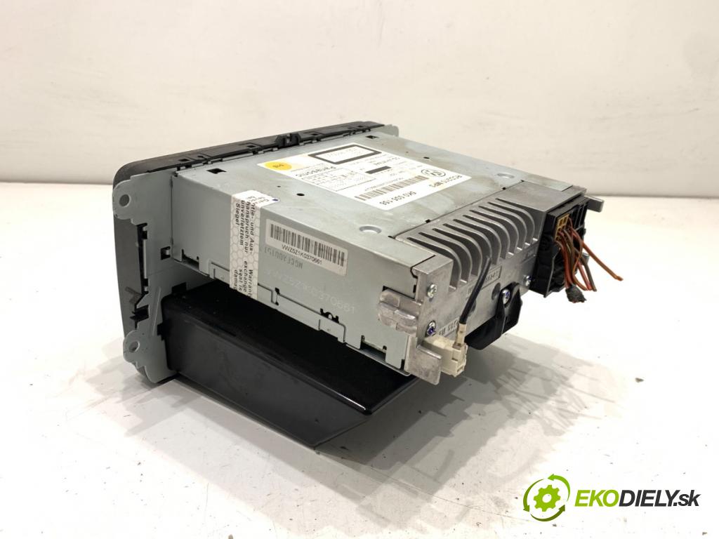 VW CADDY III Nadwozie pełne/minivan 2010 75 kW 1.6 TDI 1598 RADIO 5K0035156 (Audio zariadenie)