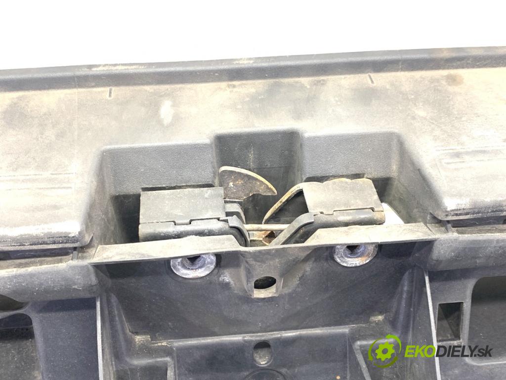 VW CADDY III Nadwozie pełne/minivan 2010 75 kW 1.6 TDI 1598 Držiak predný 1T0805594 (Výstuha predná)