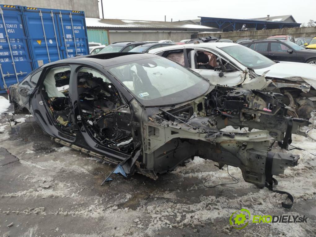 VOLVO S90 II sedan 2019 223 kW T8 Hybrid AWD 1969 KAROSERIA ČTVRŤÁK blatník práh střecha PODŁUŻNICA