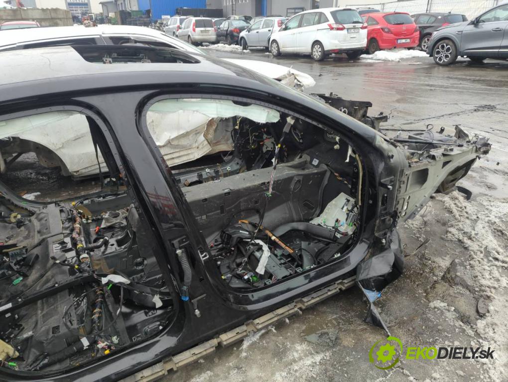 VOLVO S90 II sedan 2019 223 kW T8 Hybrid AWD 1969 KAROSERIA ČTVRŤÁK blatník práh střecha PODŁUŻNICA