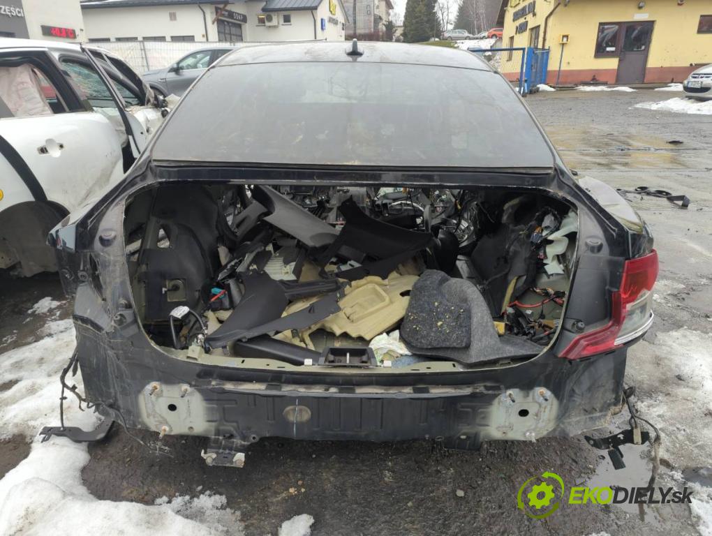 VOLVO S90 II sedan 2019 223 kW T8 Hybrid AWD 1969 KAROSERIA ČTVRŤÁK blatník práh střecha PODŁUŻNICA