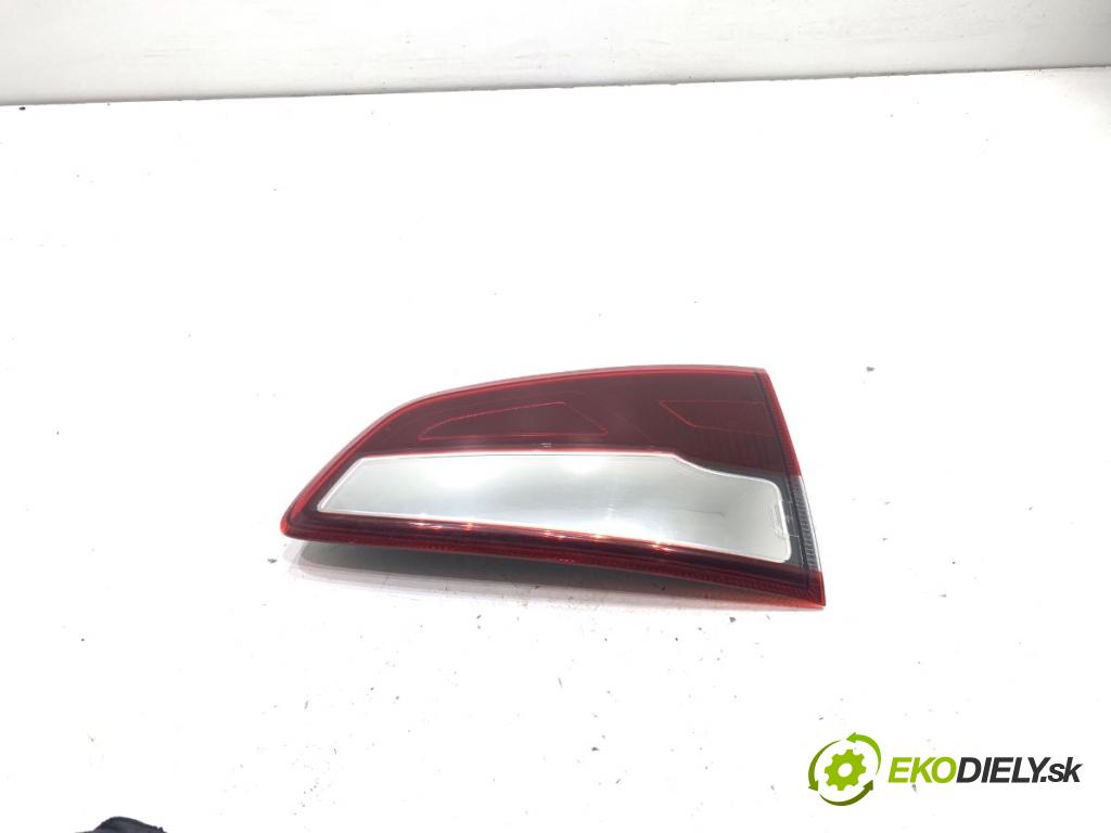 FORD ECOSPORT SUV 2018 92 kW 1.0 EcoBoost 998 světlo zadní část levá strana vnitřní  (Klika dveří ostatní)