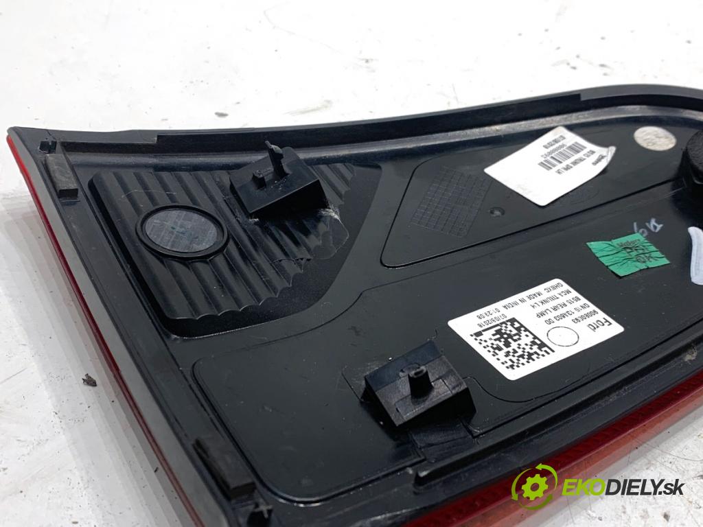 FORD ECOSPORT SUV 2018 92 kW 1.0 EcoBoost 998 světlo zadní část levá strana vnitřní  (Klika dveří ostatní)