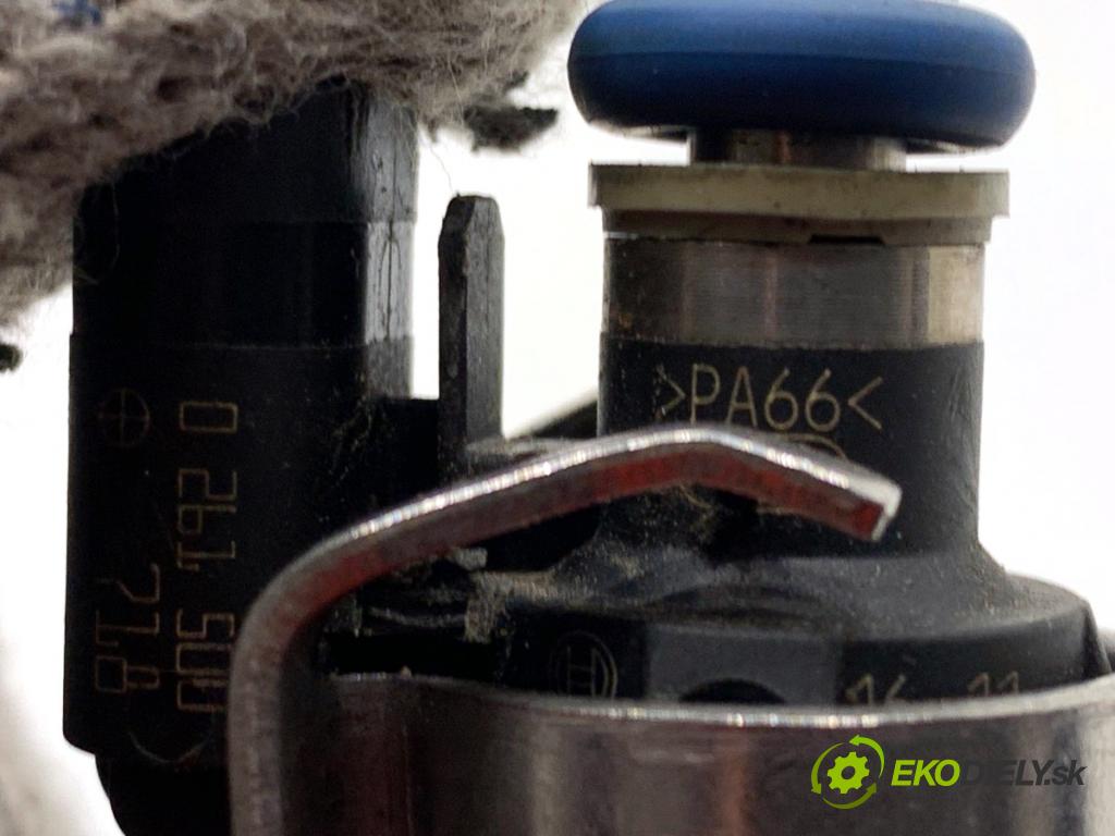 FORD ECOSPORT SUV 2018 92 kW 1.0 EcoBoost 998 vstrekovač 0261500718 (Vstrekovač paliva)