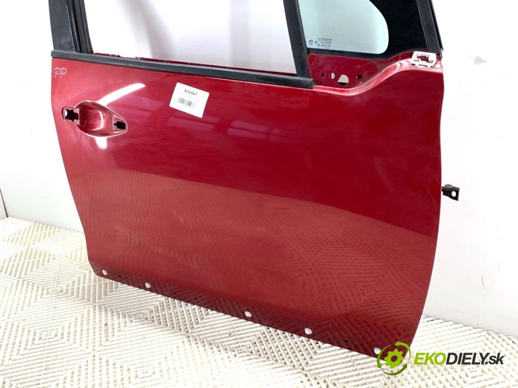 PEUGEOT 2008 I SUV 2018 81 kW 1.2 THP 110 / PureTech 110 1199 Dvere pravy predný LQV