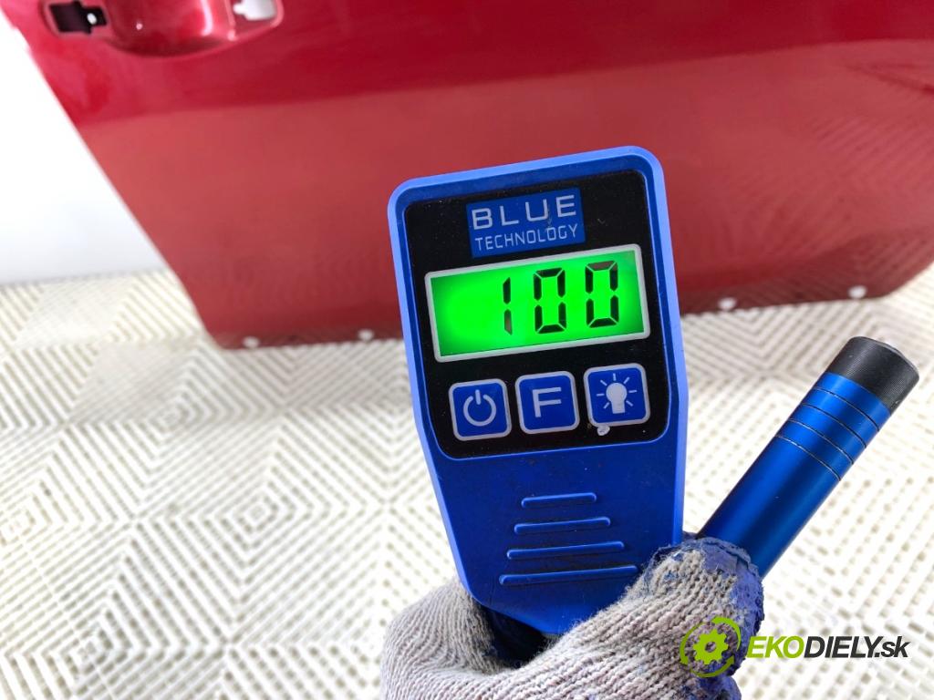 PEUGEOT 2008 I SUV 2018 81 kW 1.2 THP 110 / PureTech 110 1199 Dvere pravy predný LQV