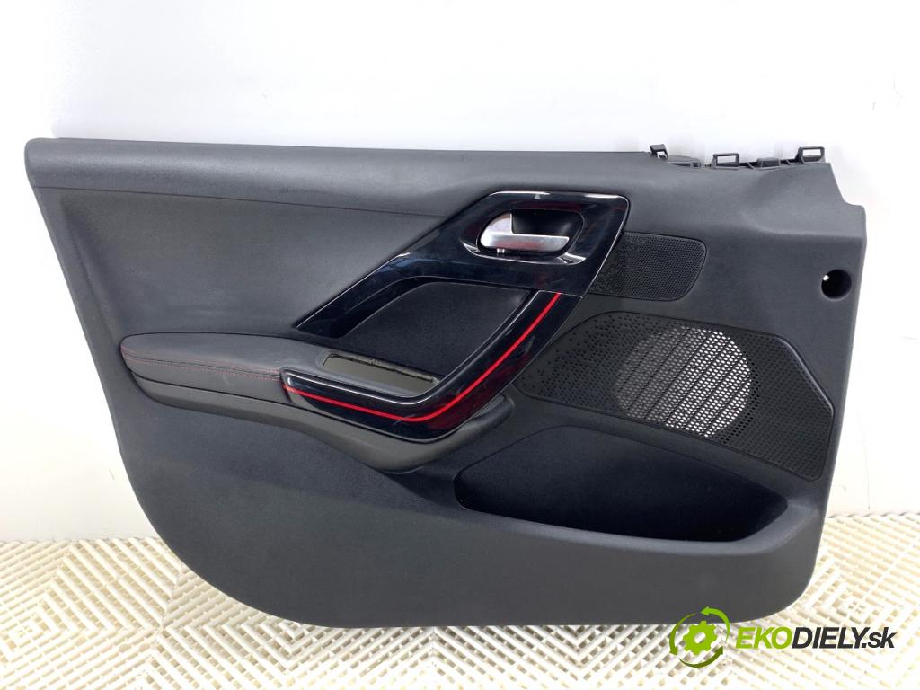 PEUGEOT 2008 I SUV 2018 81 kW 1.2 THP 110 / PureTech 110 1199 čalúnenie Dvere ľavy predný 