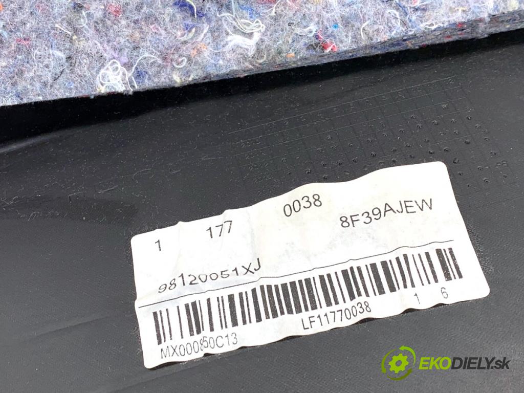 PEUGEOT 2008 I SUV 2018 81 kW 1.2 THP 110 / PureTech 110 1199 čalúnenie Dvere ľavy predný