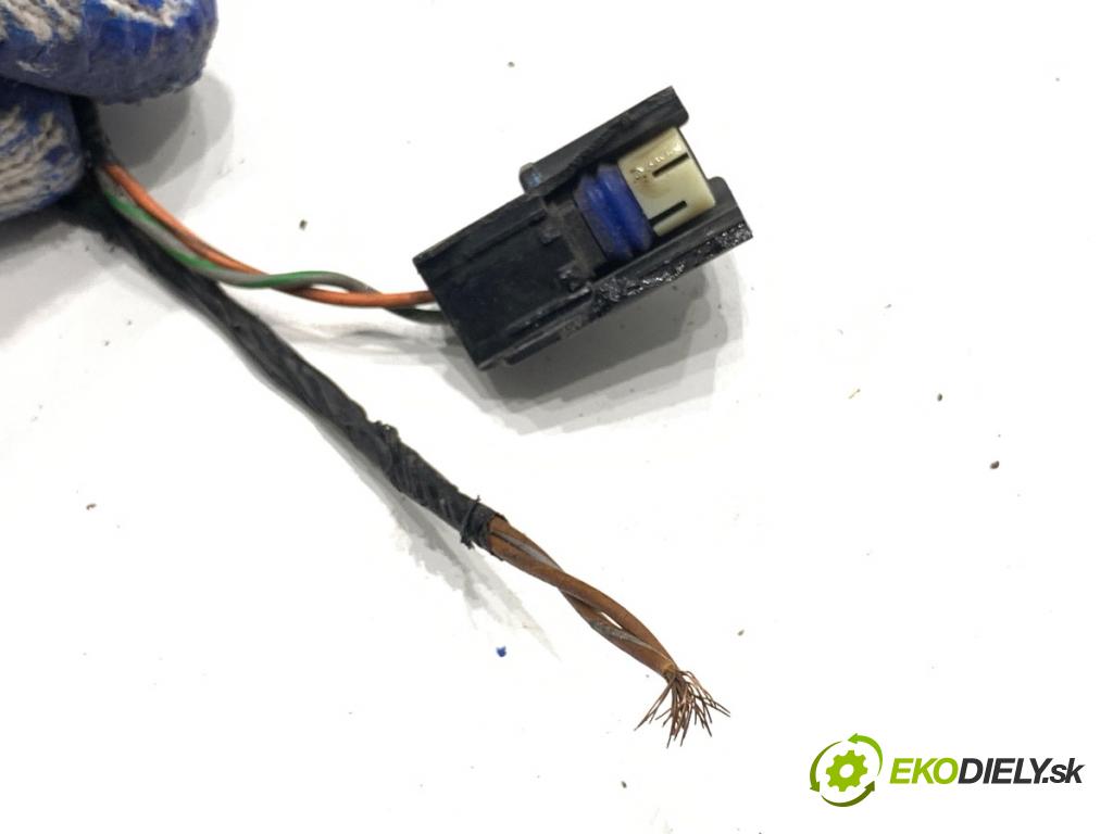 VOLVO S90 II sedan 2019 223 kW T8 Hybrid AWD 1969 Káblovačka PDC predný