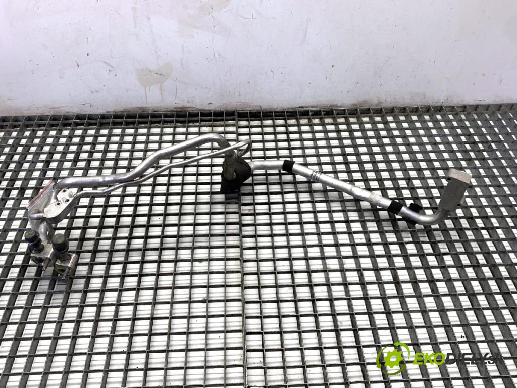 VOLVO S90 II sedan 2019 223 kW T8 Hybrid AWD 1969 rúrka klimatizace 31694260 (Trubka klimatizace)