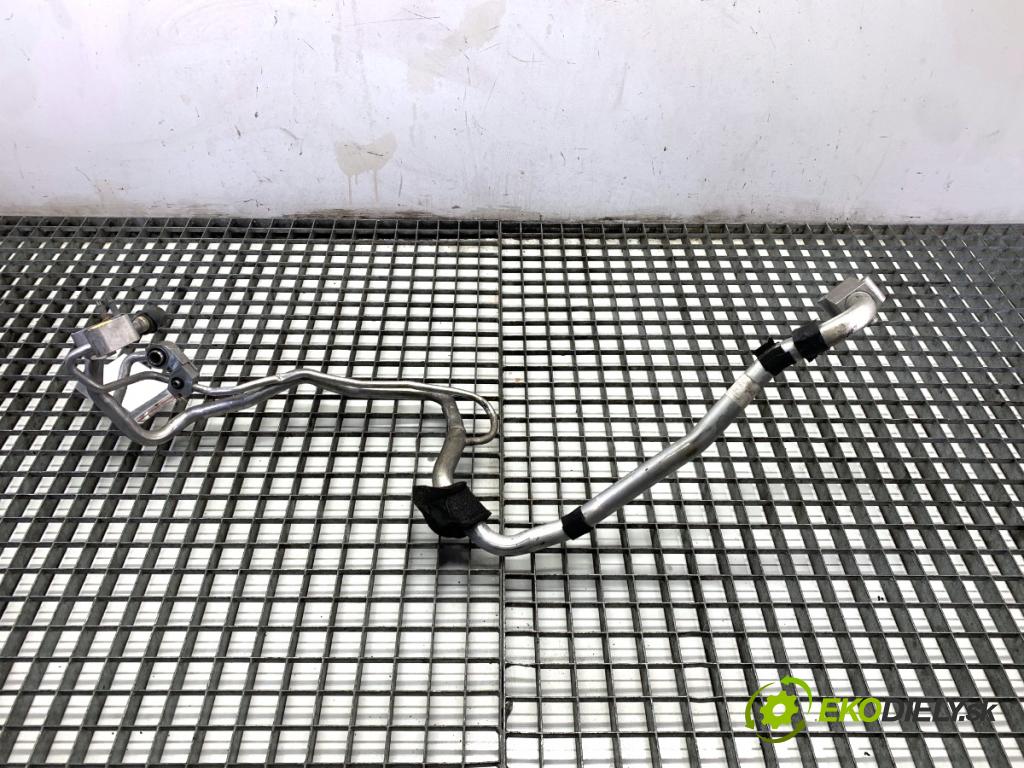 VOLVO S90 II sedan 2019 223 kW T8 Hybrid AWD 1969 rúrka klimatizace 31694260 (Trubka klimatizace)