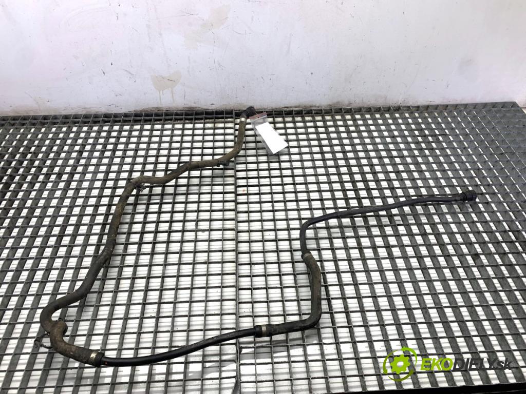 VOLVO S90 II sedan 2019 223 kW T8 Hybrid AWD 1969 Rúra vody 31368681