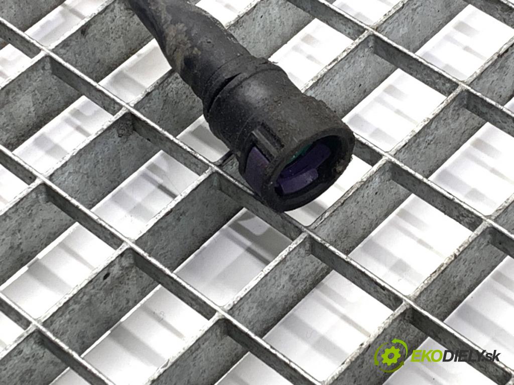 VOLVO S90 II sedan 2019 223 kW T8 Hybrid AWD 1969 Rúra vody 31368681