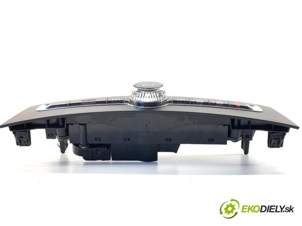 VOLVO S90 II sedan 2019 223 kW T8 Hybrid AWD 1969 Panel ovládania kúrenia P31398845 (Prepínacie páčky pod volantom)