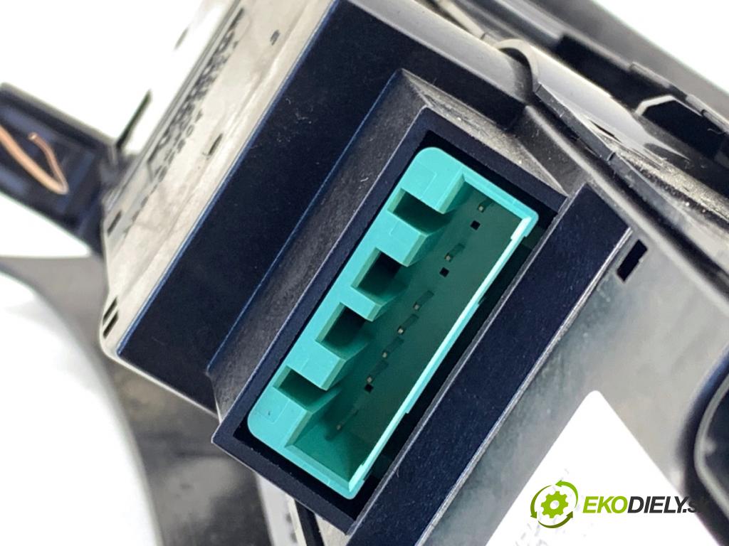 VOLVO S90 II sedan 2019 223 kW T8 Hybrid AWD 1969 Panel ovládania kúrenia P31398845 (Prepínacie páčky pod volantom)