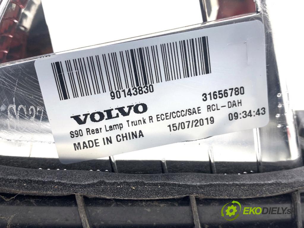 VOLVO S90 II sedan 2019 223 kW T8 Hybrid AWD 1969 Svetlo zad pravá vnútorná 31656780 (Kľučka dverí ostatné)