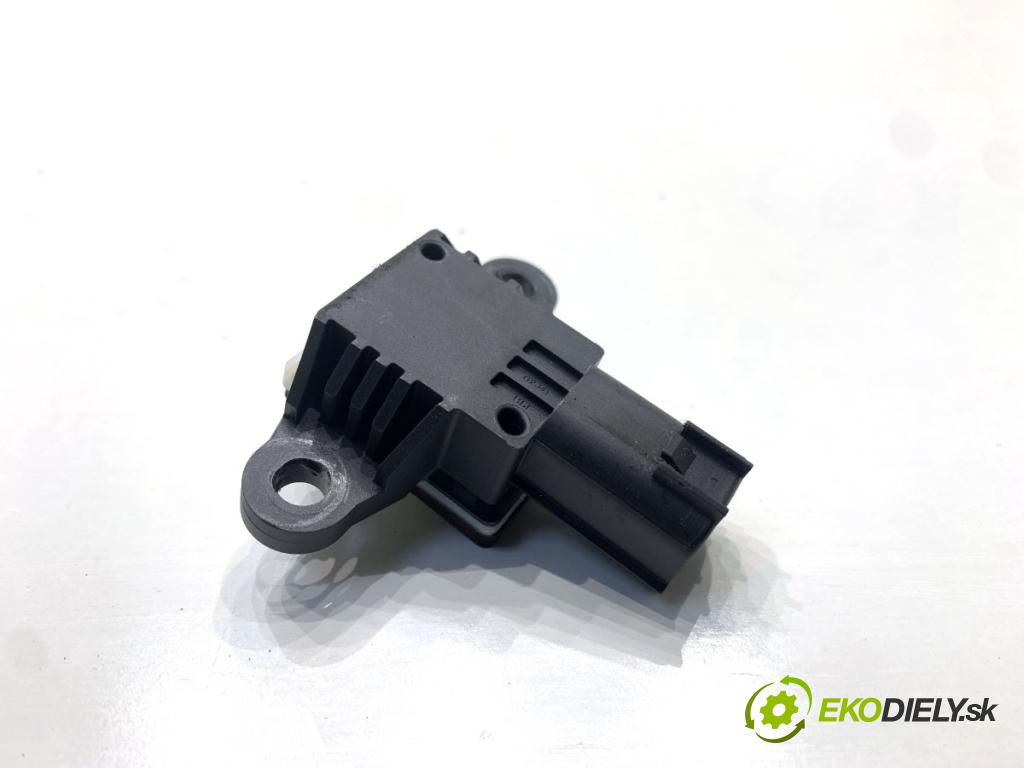 VOLVO S90 II sedan 2019 223 kW T8 Hybrid AWD 1969 Snímač nárazu 31406731 (Snímač nárazu)