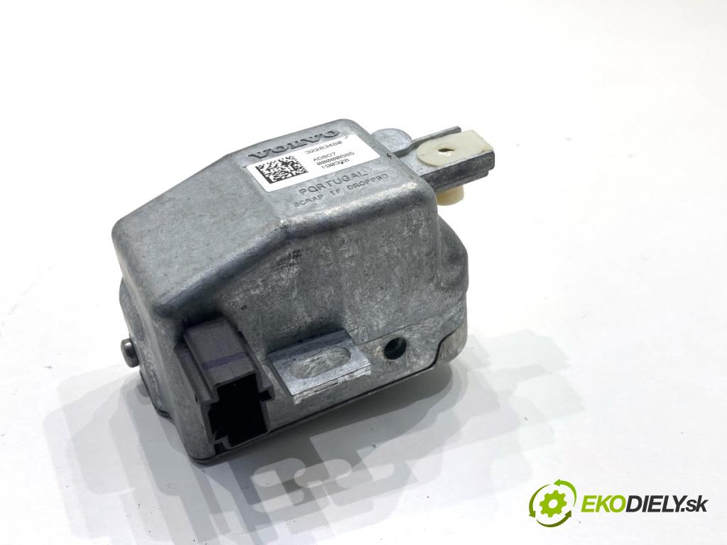 VOLVO S90 II sedan 2019 223 kW T8 Hybrid AWD 1969 blokáda volantu 32283480 (Riadenie ostatné)