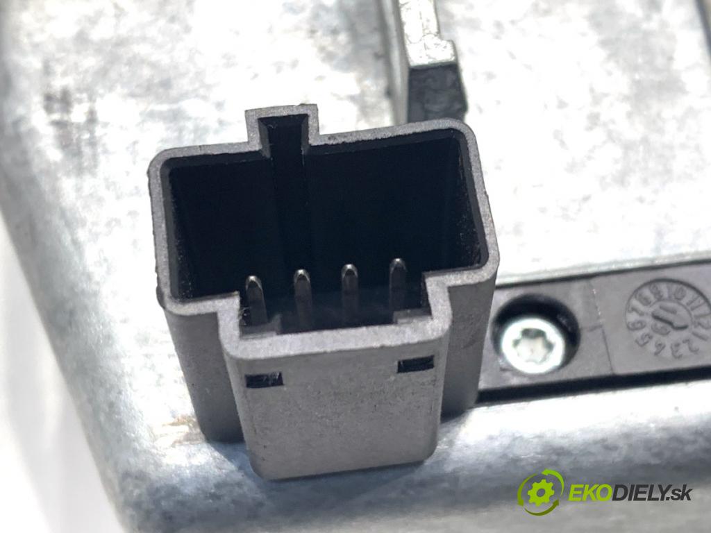 VOLVO S90 II sedan 2019 223 kW T8 Hybrid AWD 1969 blokáda volantu 32283480 (Riadenie ostatné)