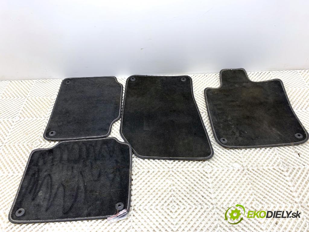 VOLVO S90 II sedan 2019 223 kW T8 Hybrid AWD 1969 koberček 32216185